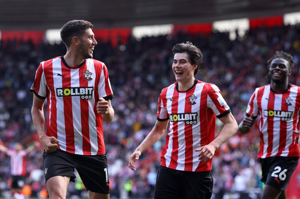 奇葩，印度超级杯球员因内裤颜色违规在赛前被罚下