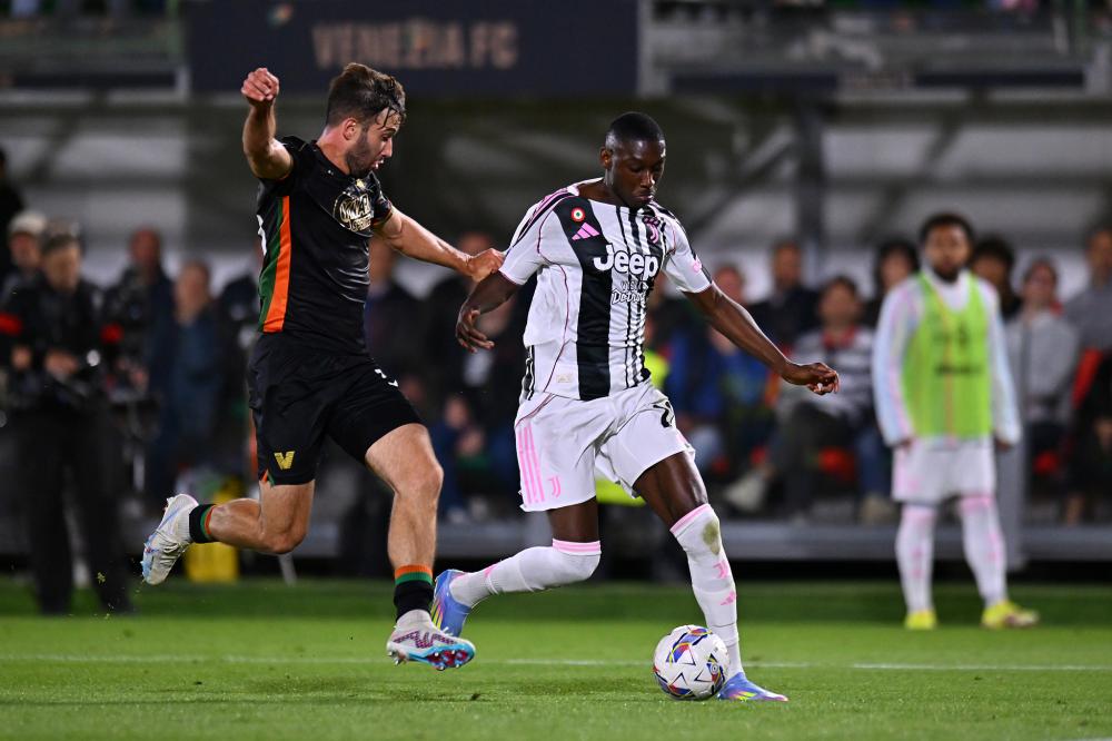 斯诺克英锦赛：丁俊晖6-5淘汰唐纳森；赵心童2-6张安达