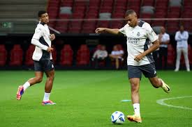 穆雷半场18分单节独得12分，上半场突破万分里程碑大关